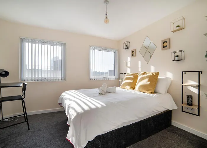 Leicester - Apartment - Sleeps 6 - 97Ws