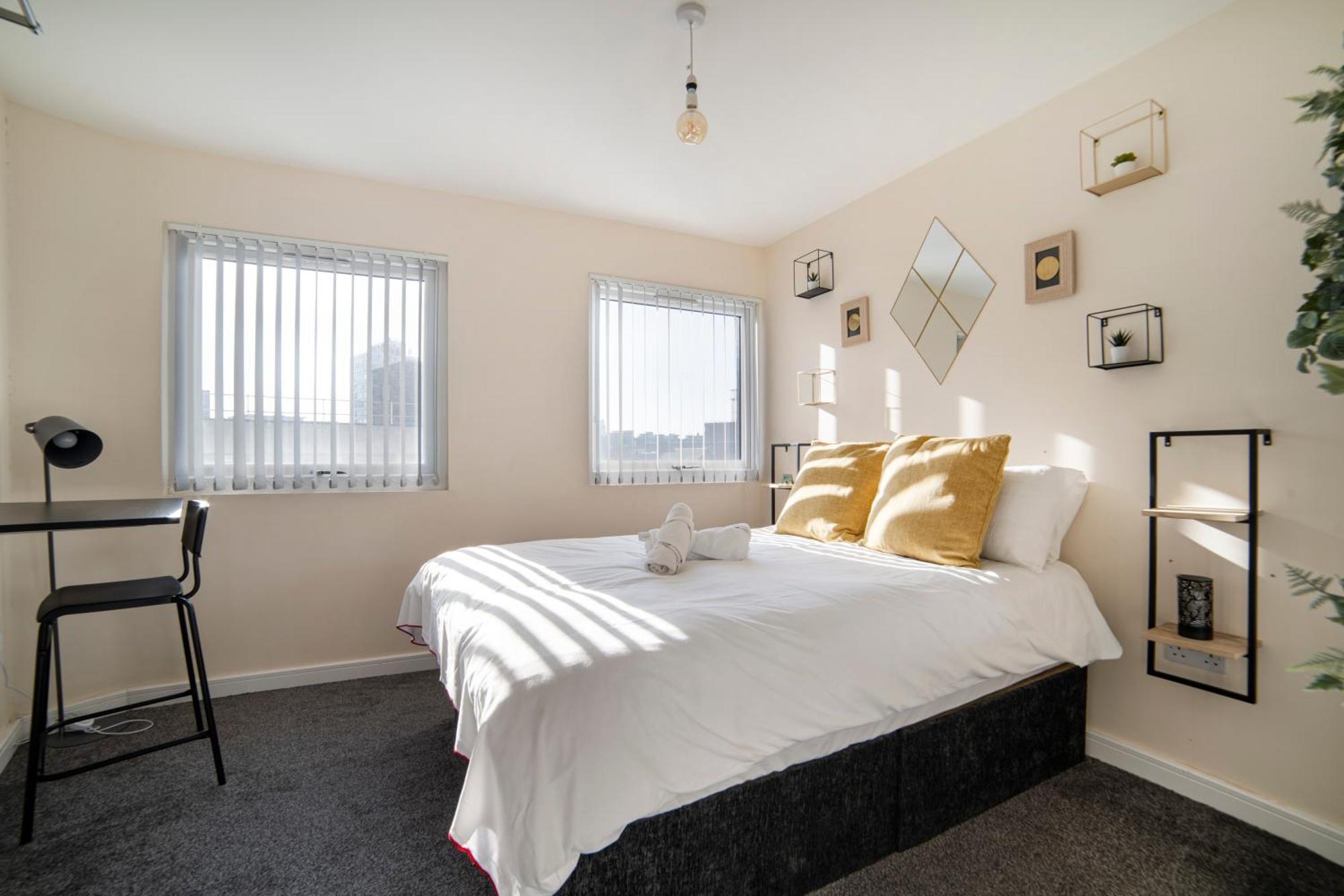 - - Sleeps 6 - 97ws * Leicester